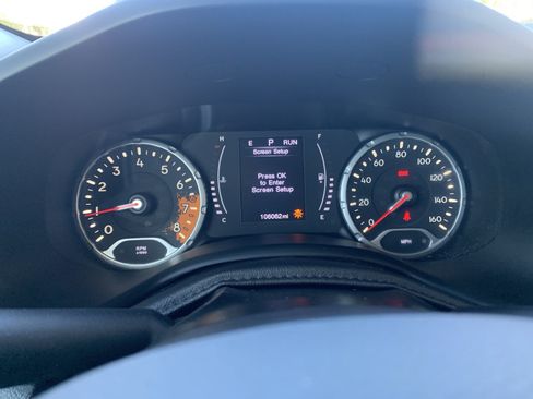 Used 2017 Jeep Renegade Latitude w/ Popular Equipment Group AWD/4WD image 15