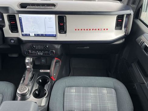 Used 2024 Ford Bronco Heritage Edition image 18