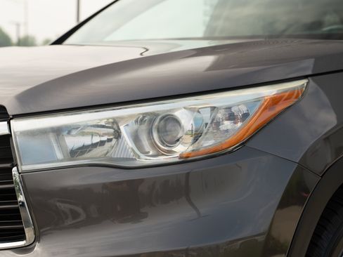 Used 2015 Toyota Highlander Limited Platinum AWD/4WD image 28