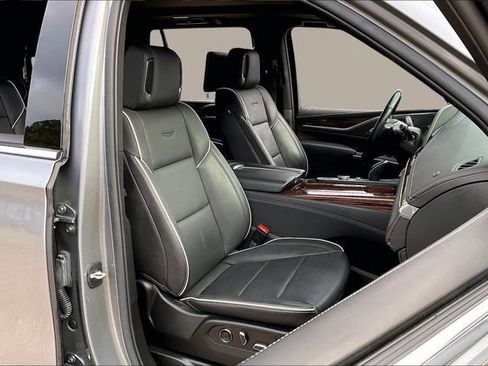 Used 2021 Cadillac Escalade Premium Luxury w/ Driver Assist Tech Package image 21