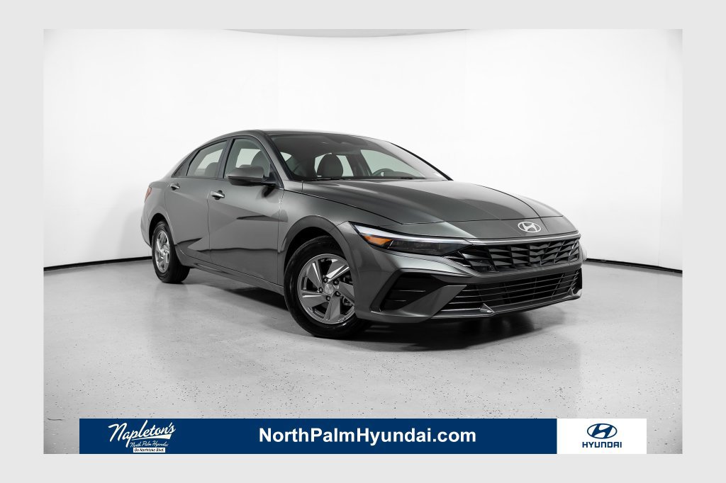 Certified 2026 Hyundai Elantra SE FWD image 1