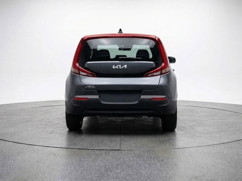 Used 2025 Kia Soul LX w/ LX Technology Package FWD image 7