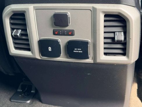 Used 2019 Ford F150 Lariat w/ Equipment Group 502A Luxury AWD/4WD image 30