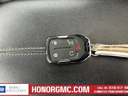 Used 2023 GMC Terrain AT4 AWD/4WD image 35
