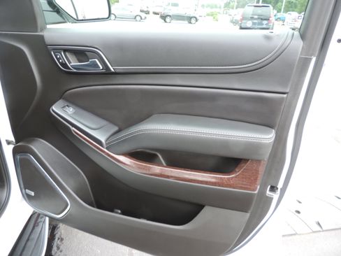 Used 2019 GMC Yukon XL SLT image 18