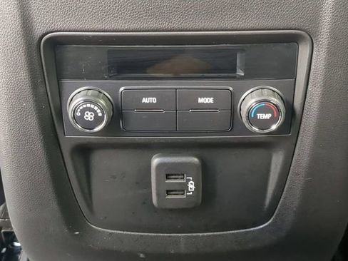 Used 2023 Buick Enclave Essence FWD image 18