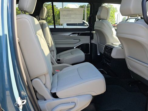New 2026 Jeep Grand Wagoneer Limited w/ Premium Group II AWD/4WD image 14