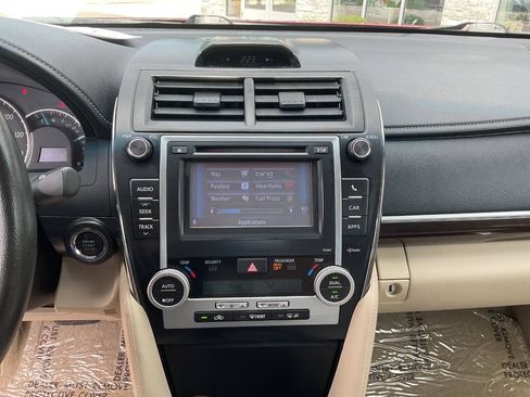 Used 2012 Toyota Camry XLE w/ Convenience Pkg FWD image 19