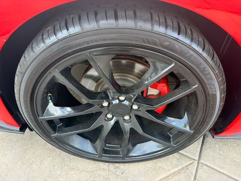 Used 2020 Ford Mustang Premium RWD image 11