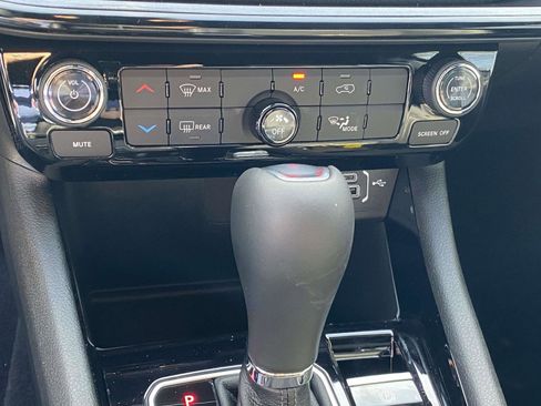 New 2026 Jeep Compass Latitude image 7