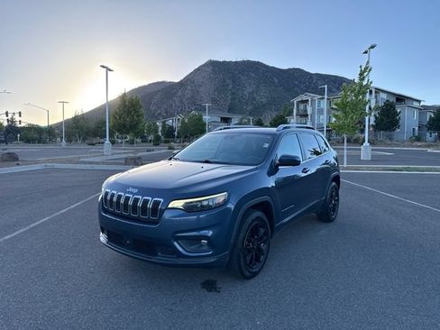 Used 2021 Jeep Cherokee Latitude Plus AWD/4WD image 7