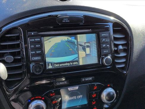 Used 2015 Nissan Juke SL image 14