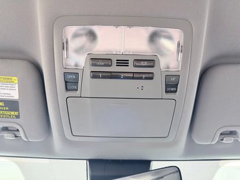 Used 2017 Toyota Highlander XLE AWD/4WD image 58