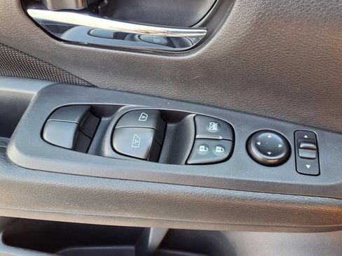 Used 2022 Nissan Kicks SV FWD image 17