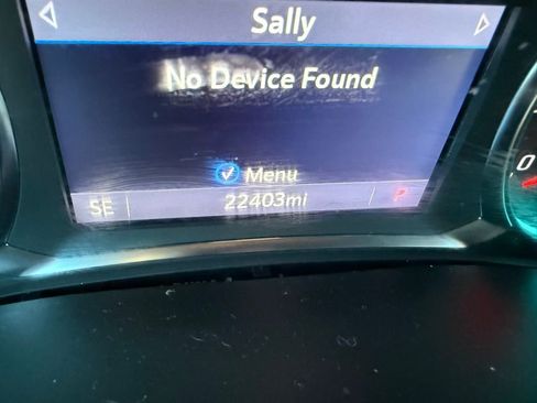 Used 2023 Chevrolet Traverse LT image 10