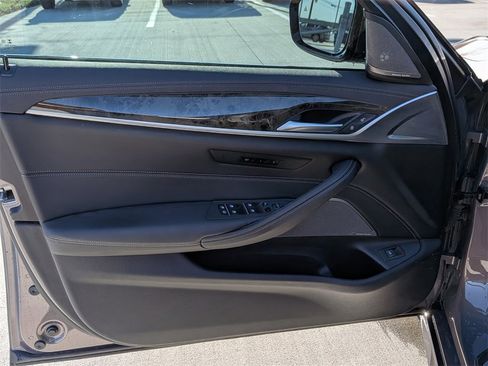 Used 2023 BMW M550i xDrive M550i xDrive w/ Executive Package image 10