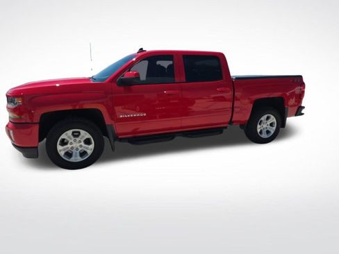 Used 2018 Chevrolet Silverado 1500 LT w/ All Star Edition AWD/4WD image 3