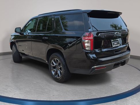 Used 2022 Chevrolet Tahoe Z71 w/ Luxury Package AWD/4WD image 7