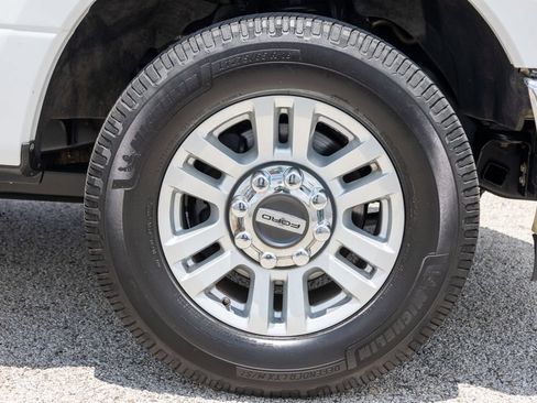 Used 2019 Ford F250 XL w/ STX Appearance Package RWD image 25