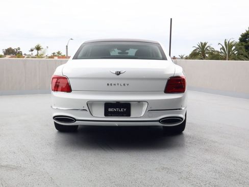 Used 2021 Bentley Flying Spur W12 AWD/4WD image 11