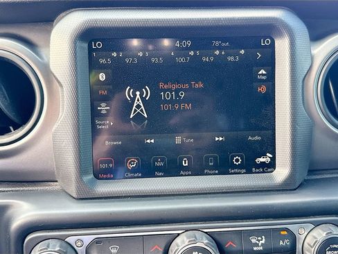 Used 2021 Jeep Wrangler Sport S image 16