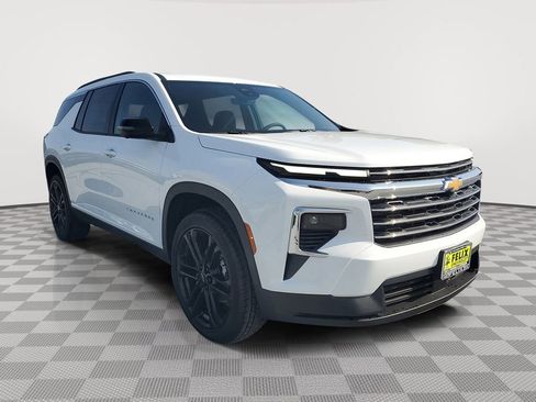 New 2026 Chevrolet Traverse LT w/ Driver Confidence Package image 2