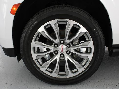 Used 2021 GMC Yukon Denali w/ Denali Premium Package image 85