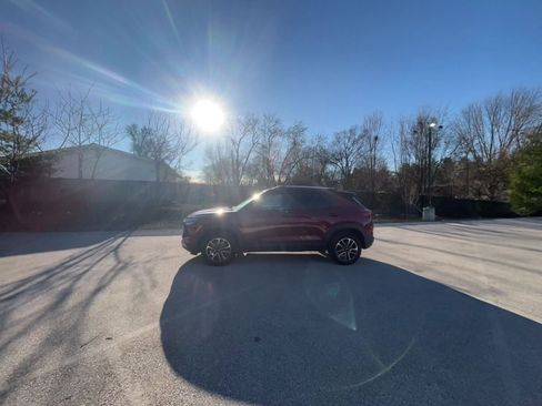 Used 2025 Chevrolet TrailBlazer LT w/ Driver Confidence Package image 16