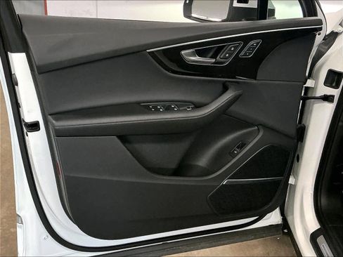 Used 2023 Audi Q7 3.0T Premium Plus image 24