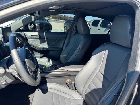 Used 2025 Lexus IS 350 F Sport image 8