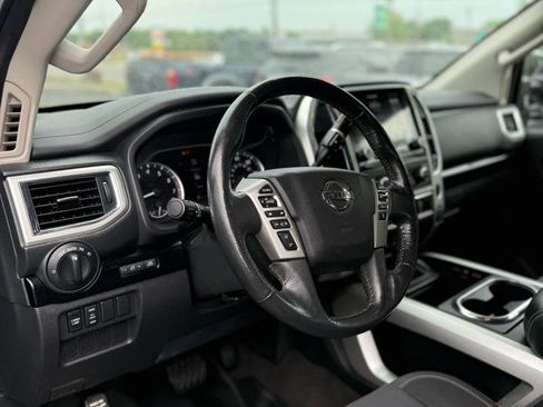 Used 2021 Nissan Titan SV w/ SV Convenience Package AWD/4WD image 7