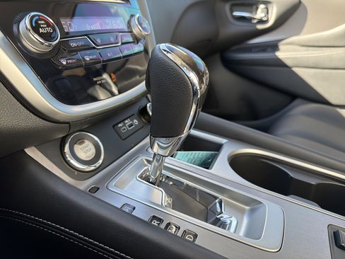 Used 2024 Nissan Murano SV w/ SV Midnight Edition Package image 31