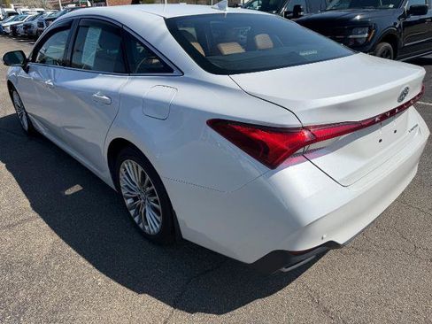 Used 2020 Toyota Avalon Limited w/ Advanced Safety Package FWD image 3
