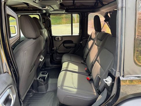 Used 2022 Jeep Wrangler Unlimited Sport image 14
