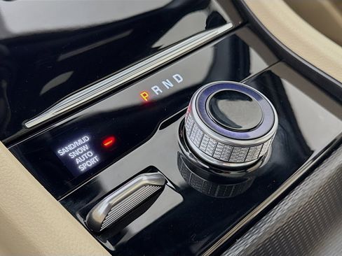 Used 2024 Jeep Grand Cherokee L Limited image 19