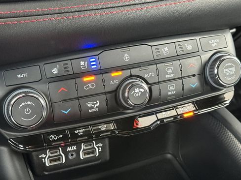 Used 2024 Dodge Durango GT AWD/4WD image 31