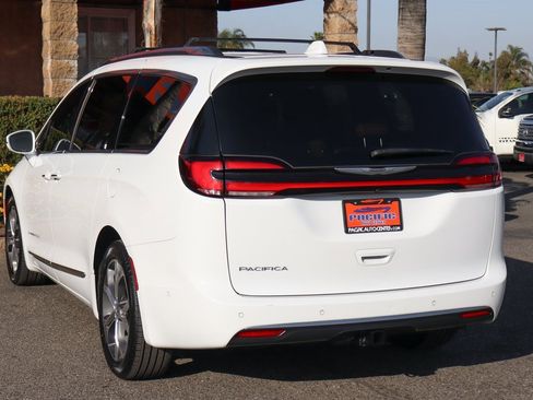 Used 2022 Chrysler Pacifica Pinnacle image 7