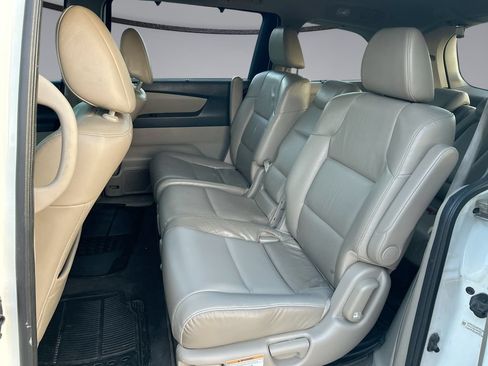 Used 2014 Honda Odyssey Touring Elite image 32