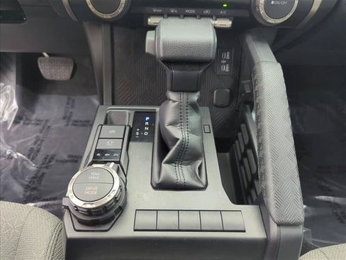 Certified 2025 Toyota 4Runner SR5 AWD/4WD image 15