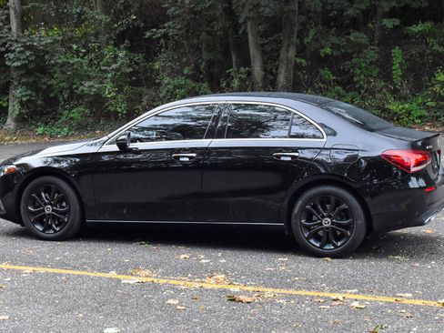 Used 2020 Mercedes-Benz A 220 4MATIC w/ Premium Package image 5