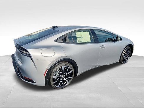 New 2026 Toyota Prius Plug-In Hybrid FWD image 8