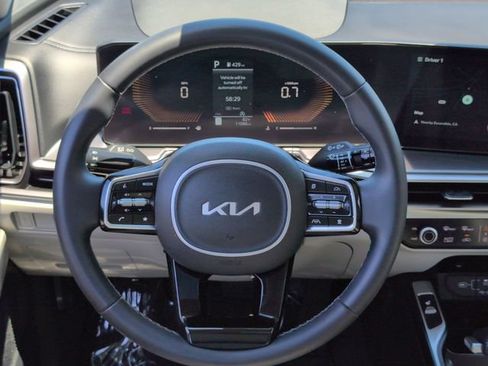 Certified 2025 Kia Sorento S w/ Panoramic Sunroof Package FWD image 18
