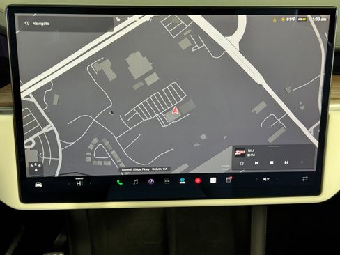 Used 2023 Tesla Model X Standard Range image 21