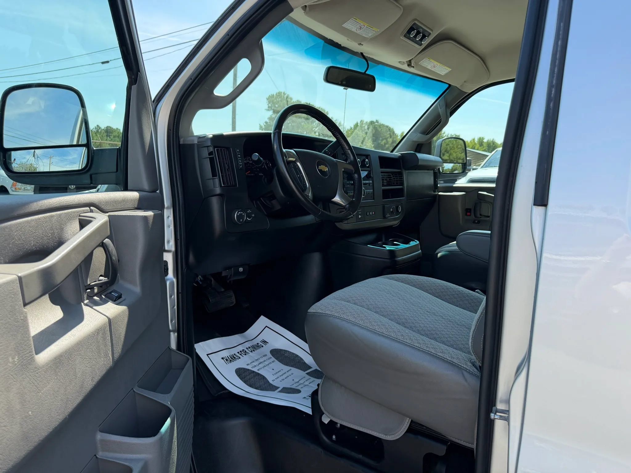Used 2019 Chevrolet Express 3500 LS RWD image 15