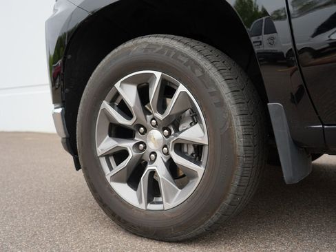 Used 2022 Chevrolet Silverado 1500 LT AWD/4WD image 31