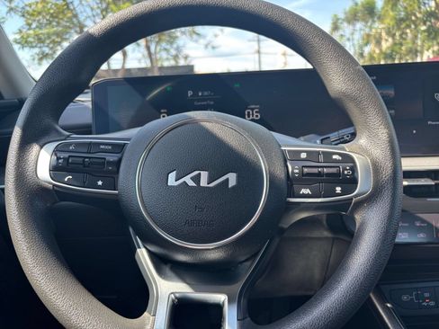 Used 2025 Kia K5 LXS FWD image 29