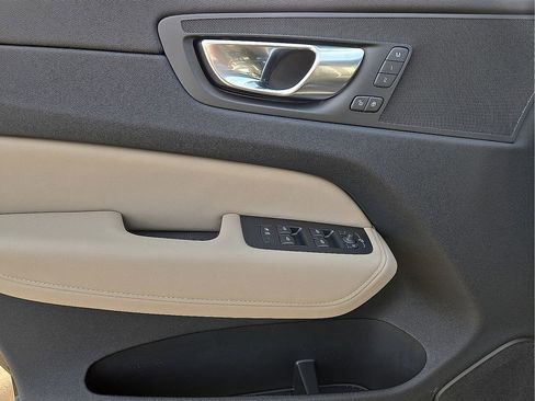 New 2026 Volvo XC60 B5 Plus w/ Protection Package Premier image 21