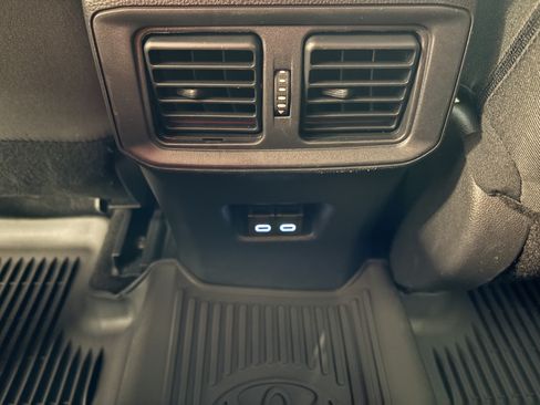 Used 2025 Toyota RAV4 XLE FWD image 11