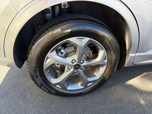 Used 2024 Ford Escape ST-Line image 9