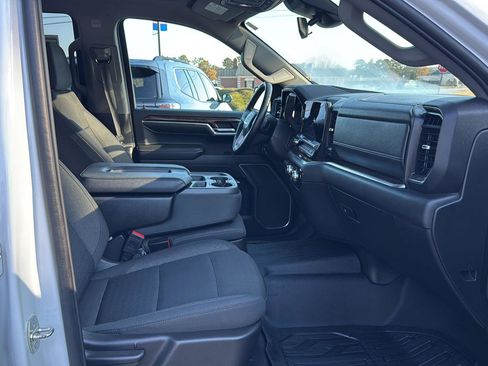 Used 2023 GMC Sierra 1500 SLE image 10